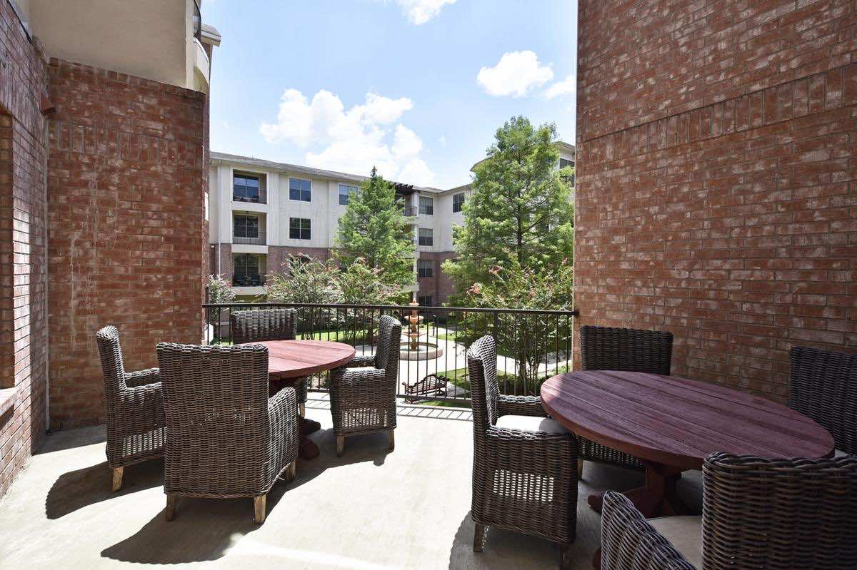 Independent Living at The Abbey at Westminster Plaza Photo IL-40-Patio.jpg