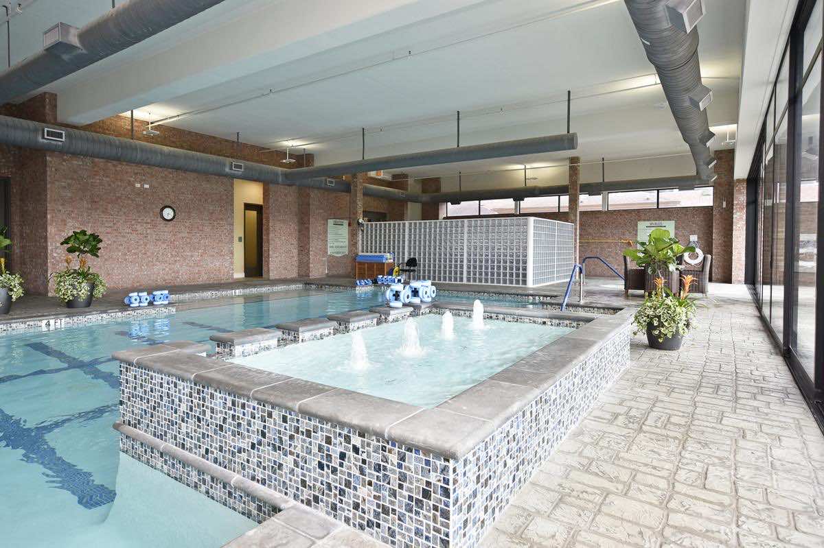 Independent Living at The Abbey at Westminster Plaza Photo IL-42-Jacuzzi.jpg