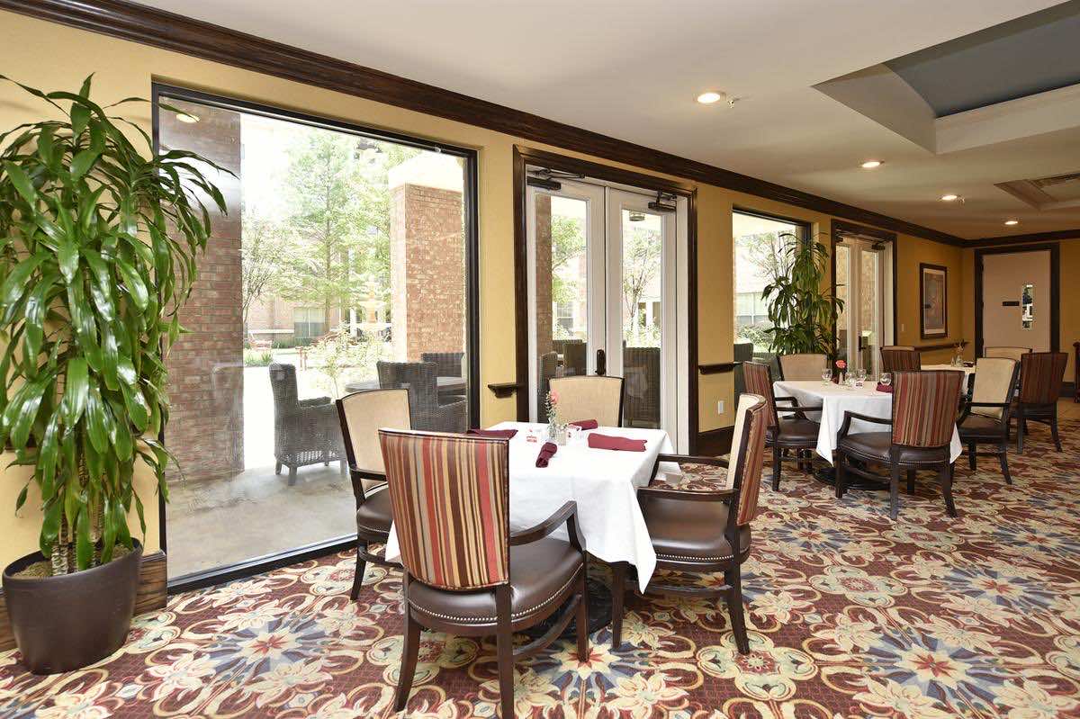 Independent Living at The Abbey at Westminster Plaza Photo IL-6-Dining-Area2.jpg
