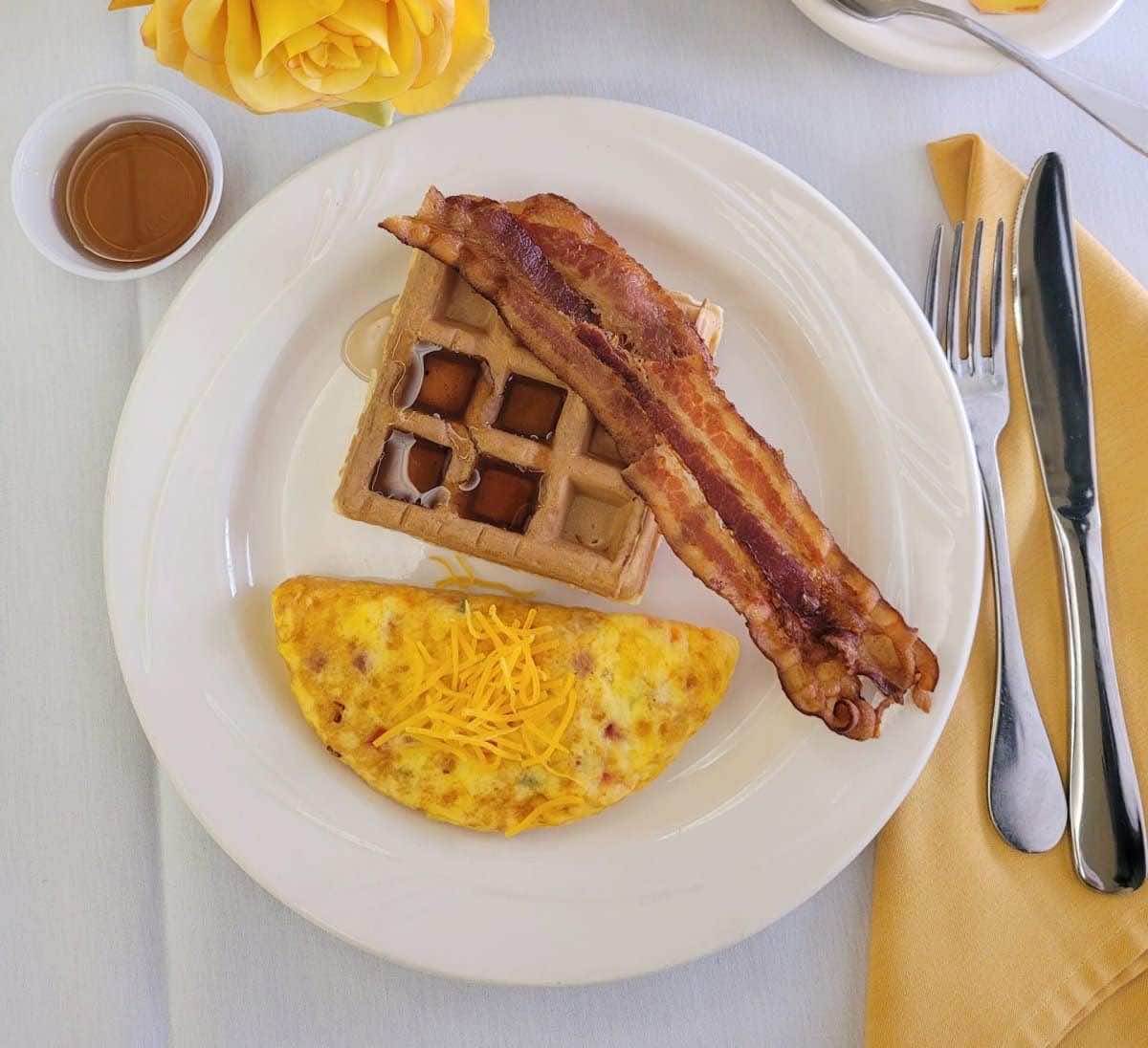 Dining at The Abbey at Westminster Plaza Photo dining3.jpg