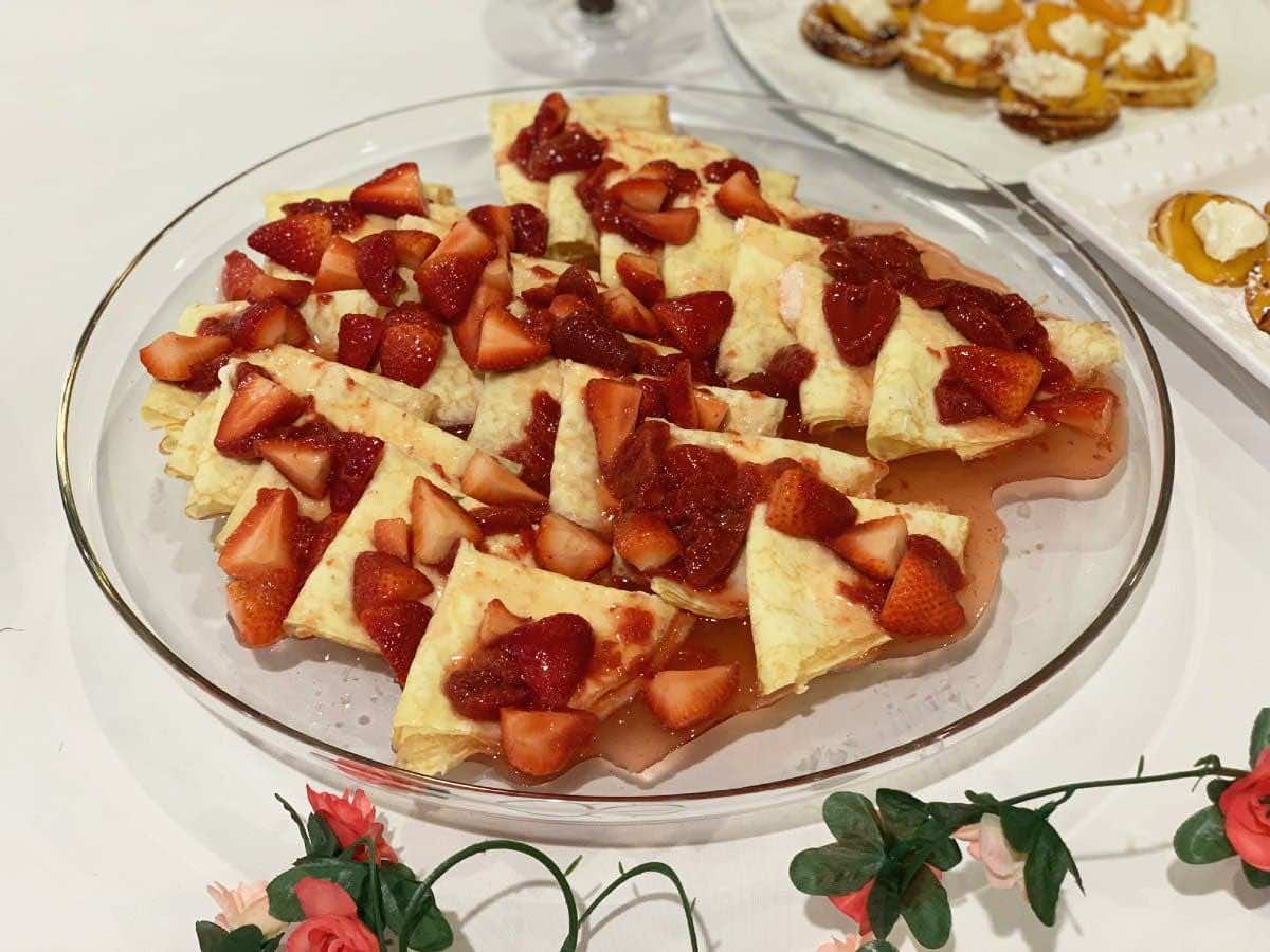 Dining at The Abbey at Westminster Plaza Photo dining31.jpg