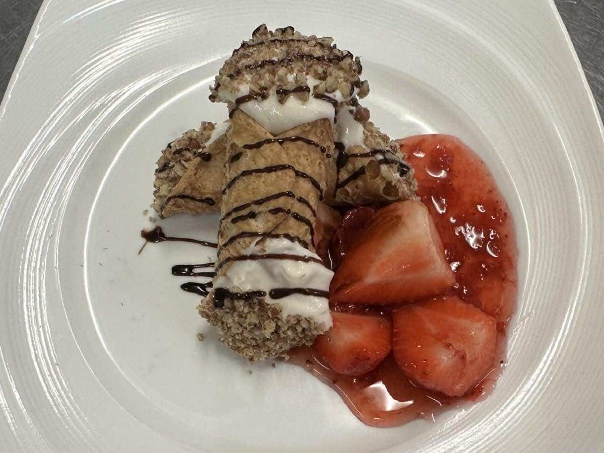 Dining at The Abbey at Westminster Plaza Photo dining33.jpg